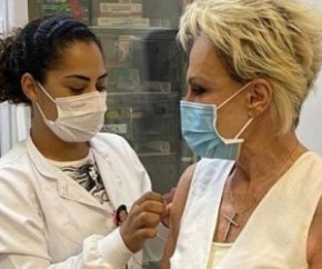 A apresentadora do Mais Você, da TV Globo, usou as redes sociais nesta sexta-feira, 26, para comemorar o fato de receber a primeira dose da vacina contra o novo coronavírus. Ana Ma(Imagem:Reprodução)