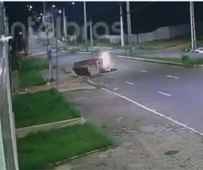 Câmeras flagram colisão de moto em 