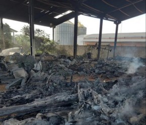 Incêndio atinge fábrica de plástico na zona Sul e bombeiros são acionados(Imagem:Divulgação)