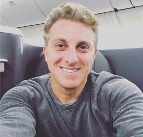 Luciano Huck celebra vitória de Joe Biden à presidência dos EUA e internet reage(Imagem:Reprodução)