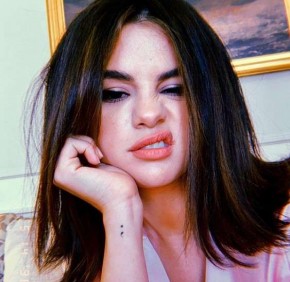 Selena Gomez conta como encara o isolamento social(Imagem:Divulgação)