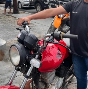 Polícia Civil de Floriano restitui motocicleta roubada em estabelecimento comercial e identifica suspeito.(Imagem:Reprodução/Instagram)