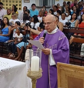 Paróquia de N.Sa. das Mercês em Floriano celebra posse canônica de novo pároco e vigários paroquiais.(Imagem:Reprodução/Instagram)