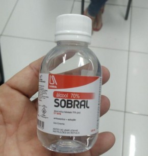 Laboratório Sobral doa dois mil frascos de álcool 70% para SMS de Floriano.(Imagem:Secom)