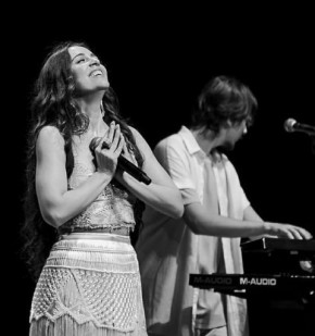 Roberta Sá abre a porta do cancioneiro de Gilberto Gil no show Giro.(Imagem:Thaty Aguiar)