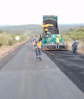DER realiza serviços de pavimentação em rodovias do sul do Piauí.(Imagem:DER)