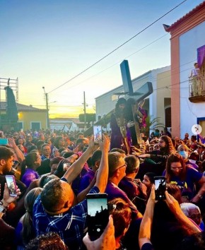 Deputado Francisco Costa participa da procissão de Bom Jesus dos Passos em Oeiras.(Imagem:Reprodução/Instagram)