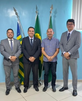 Câmara de Floriano e OAB alinham parceria para oferta de cursos pela Escola do Legislativo.(Imagem:Reprodução/Instagram)