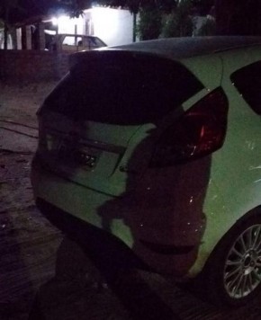 Carro da vítima foi encontrado abandonado na Estrada da Alegria, em Teresina.(Imagem:Divulgação/PM-PI)