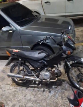 Pol&iacute;cia Militar recupera motocicleta furtada.(Imagem:Divulga&ccedil;&atilde;o/PM)
