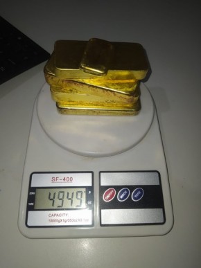 PRF apreende quase 5kg de ouro escondidos em caminhonete e prende um homem em Picos, Sul do Piauí(Imagem:Divulgação/PRF)