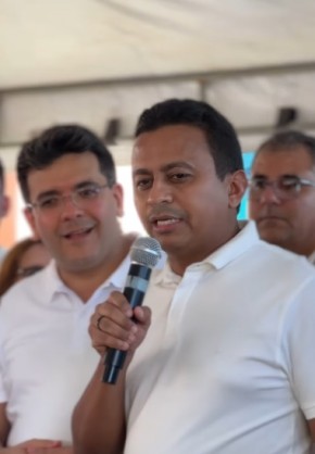 Deputado Dr. Francisco Costa cumpre agenda intensa em Floriano com entregas e anúncios para o desenvolvimento da cidade.(Imagem:Reprodução/Instagram)