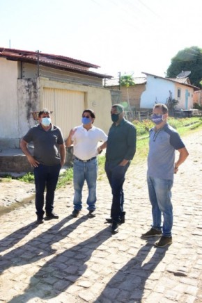 Prefeito Joel Rodrigues visita obras de abastecimento no bairro Taboca(Imagem:SECOM)