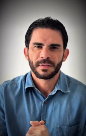 Dr. Marcus Vin&iacute;cius Kalume se coloca &agrave; disposi&ccedil;&atilde;o para ajudar v&iacute;timas de alagamentos em Floriano(Imagem:Reprodu&ccedil;&atilde;o)