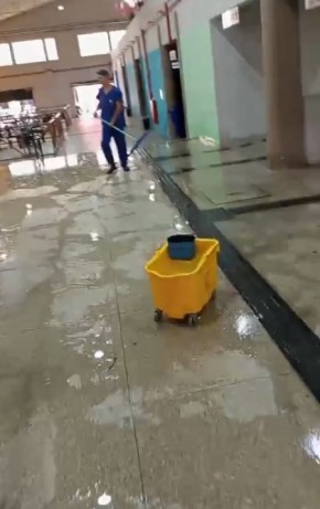 Equipe realiza limpeza geral no Mercado P&uacute;blico Municipal de Floriano.(Imagem:Reprodu&ccedil;&atilde;o)