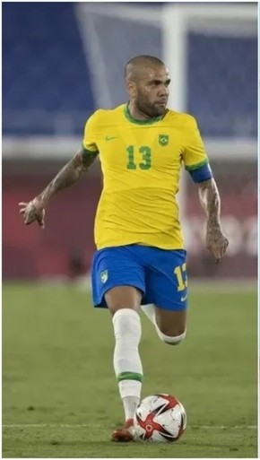 O jogador brasileiro Daniel Alves foi detido após prestar depoimento em Barcelona, na Espanha, no dia 20 de janeiro de 2023.(Imagem:Lucas Figueiredo/CBF)
