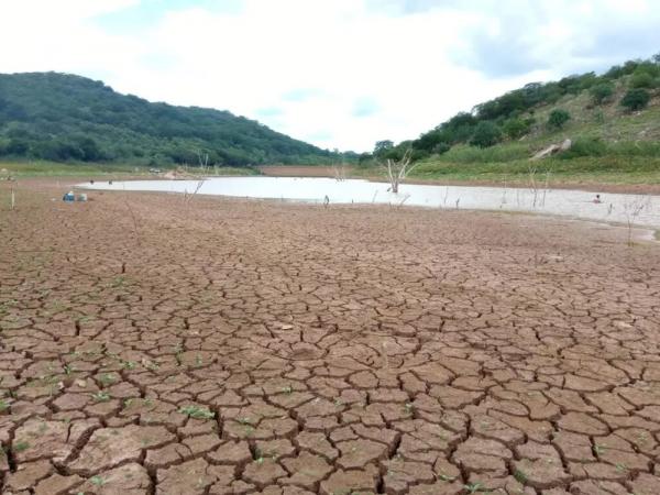  Agespisa diz que 50% da cidade de Simões está sem abastecimento de água devido seca em barragem no PI.(Imagem:Prefeitura de Simões )