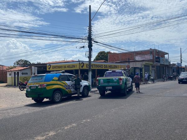 Homem é morto dentro de bar em Parnaíba.(Imagem:Tiago Mendes/Tv Clube)