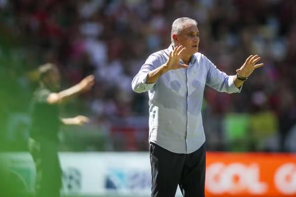 Tite em ação no comando do Flamengo.(Imagem:Guito Moreto)