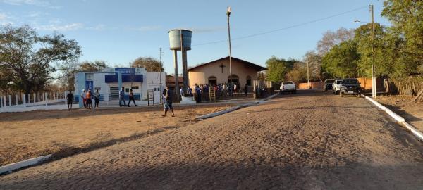 Iniciado festejo de Bom Jesus da Lapa na localidade Tabuleiro do Mato.(Imagem:FlorianoNews)