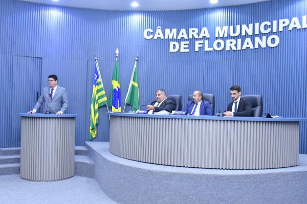 Poder legislativo de Floriano começa ciclo com a realização de duas sessões(Imagem:CMF)