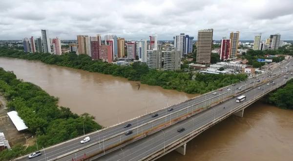 Rio Poti em Teresina com vista da Ponte da Frei Serafim e da Zona Leste da capital.(Imagem:Reprodução/TV Clube)