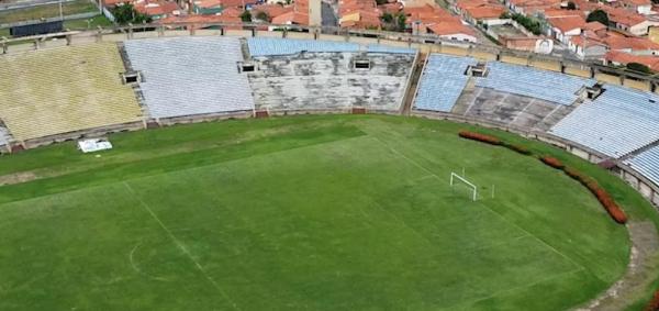 Estádio Albertão, gramado, foto 26/04.(Imagem:Gustavo Cavalcante/Rede Clube)