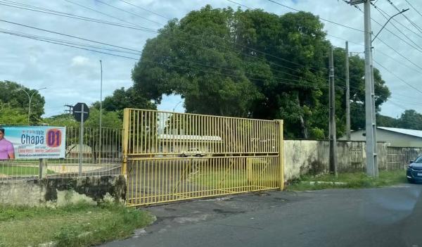 Servidores administrativos em greve fecham portões da UFPI e paralisam Restaurante Universitário em Teresina.(Imagem:Maira Campos/ g1 Piauí)