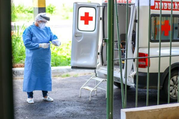 Hospital de Campanha Estadual (HCE), no Ginásio Verdão, Centro de Teresina, recebe paciente para tratamento da Covid-19.(Imagem:Divulgação/Sesapi)