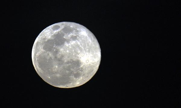 Lua será encoberta por dois tipos de sombra(Imagem:Marcello Casal Jr./Agência Brasil/Arquivo)