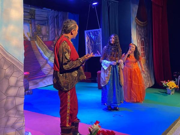 Público lota Cine Teatro para aplaudir espetáculos nacionais em Festival de Teatro de Floriano(Imagem:ASCOM ESCALET)