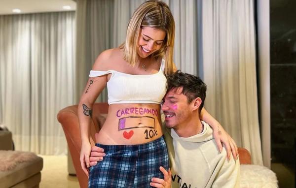  Viih Tube e Eliezer anunciam gravidez de primeiro filho.(Imagem:Reprodução/Instagram )