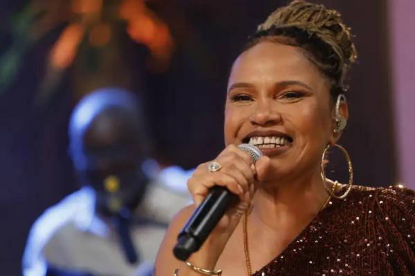 Grava&ccedil;&atilde;o do programa Samba na Gamboa, da TV Brasil, apresentado pela sambista Teresa Cristina, com o cantor Xande de Pilares.(Imagem:Fernando Fraz&atilde;o/Ag&ecirc;ncia Brasil)