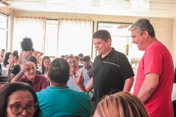 Grupo liderado por Maurício Bezerra discute propostas para Floriano e define pré-candidatura a prefeito.(Imagem:Divulgação)