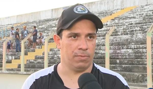  Toninho Pesso, técnico do Corisabbá.(Imagem: Rede Clube )