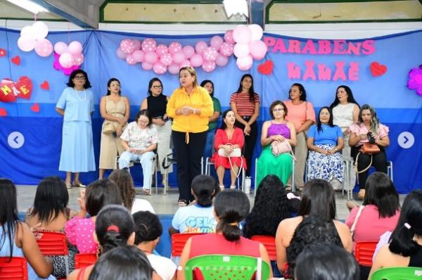 Prefeitura de Floriano realiza homenagem emocionante às mães nas escolas municipais(Imagem:Reprodução/Instagram)