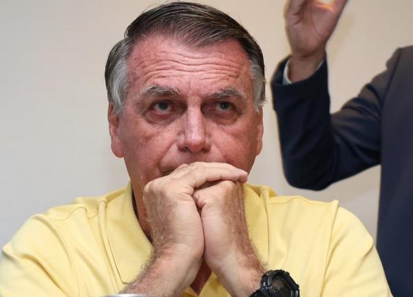 Bolsonaro diz ser inocente e defende permanência de Eduardo nos EUA: Se voltar, está preso(Imagem:Reprodução)