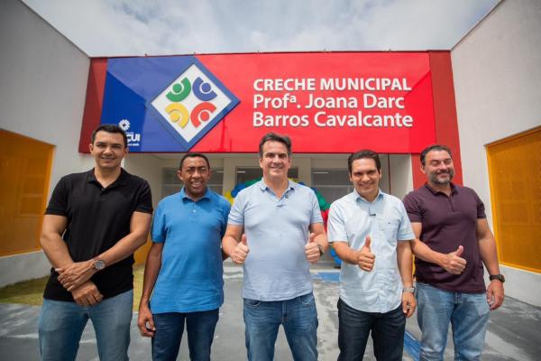 Ciro entrega creche, reforma em UBS, centro administrativo e mercado em Uru&ccedil;u&iacute;.(Imagem:Ascom)