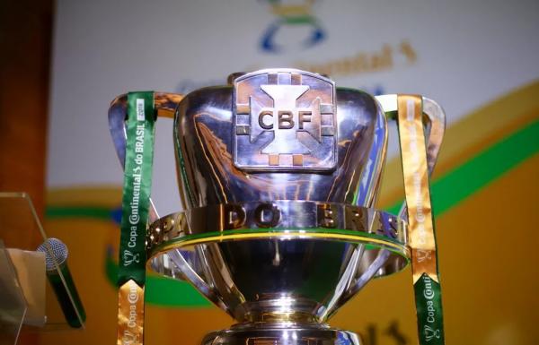 Taça da Copa do Brasil(Imagem:Laís Torres/CBF)