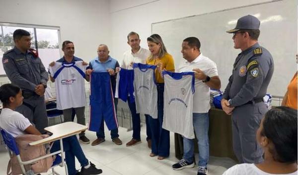 Col&eacute;gio Militar Tiradentes realiza entrega de fardamento e marca novo come&ccedil;o em Bar&atilde;o de Graja&uacute;.(Imagem:Divulga&ccedil;&atilde;o)