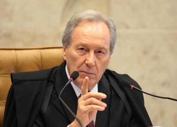 O ministro Ricardo Lewandowski, do Supremo Tribunal Federal (STF), intimou nesta quinta-feira, 7, o ministro da Saúde, Eduardo Pazuello, para que apresente, dentro de um prazo de c(Imagem:Reprodução)