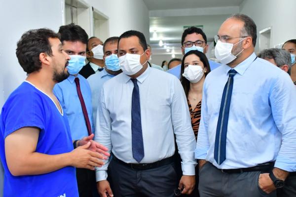 Médicos de Floriano buscam de apoio da Câmara Municipal para solução de problemas no HTN(Imagem:CMF)
