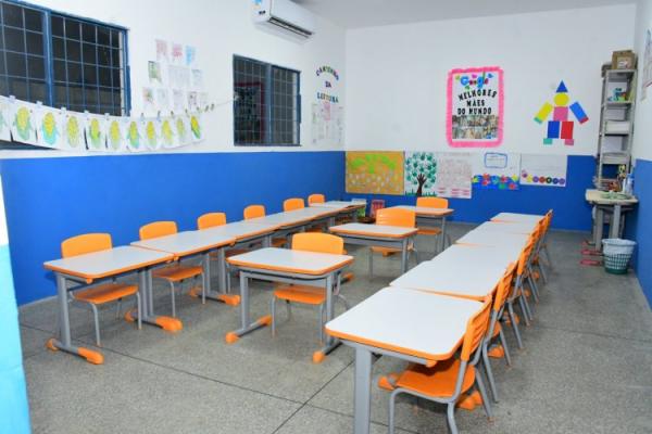 Prefeitura de Floriano entrega reforma de escola e reurbanização da praça do bairro N. Sra. da Guia(Imagem:Secom)