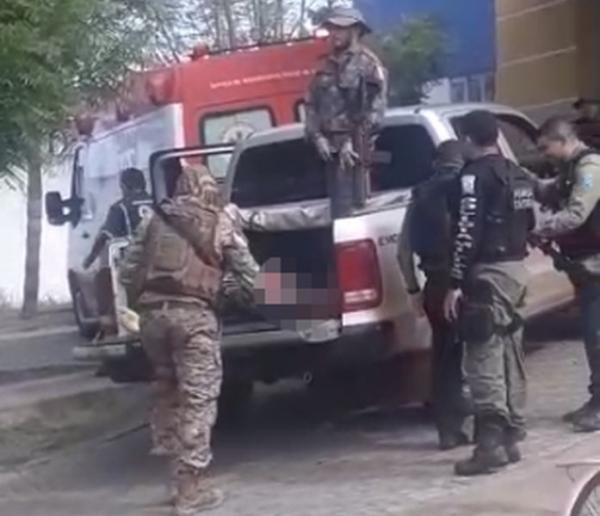 Corpos de suspeitos foram encaminhados para o Hospital de Cocal.(Imagem:Victor Hugo/Portal Parnaíba no Foco)