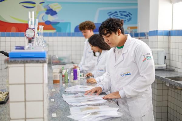 Curso t&eacute;cnico na Escola do Mar (Imagem:Ascom Seduc)