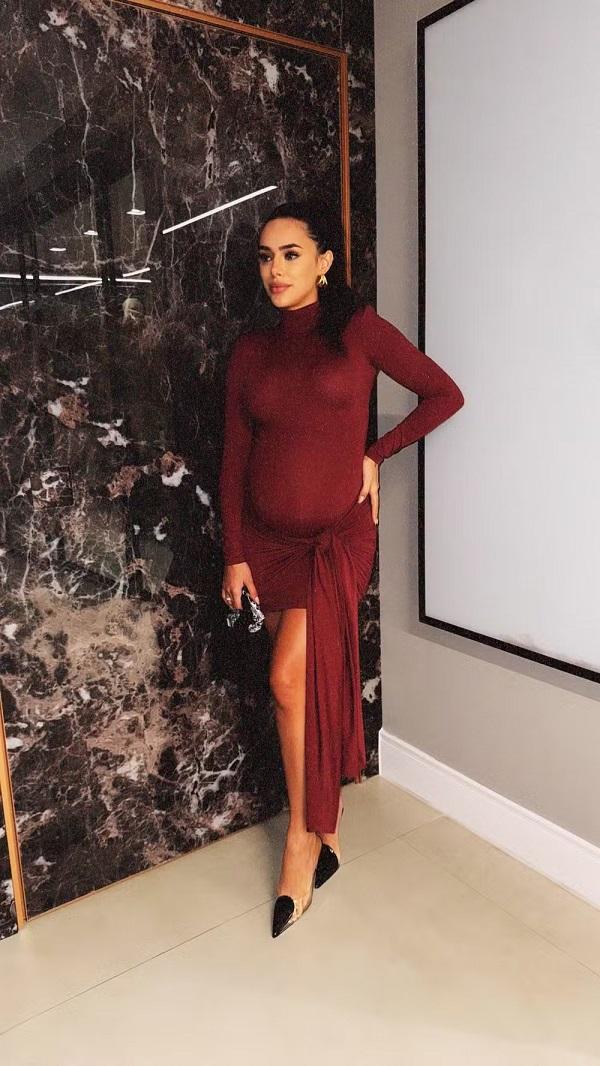 Bruna Biancardi surge elegante com vestido que marca barriga na reta final da gravidez da sua segunda filha com Neymar.(Imagem:Reprodução/Instagram)