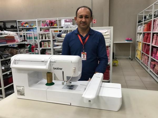 Francivaldo Nogueira, chefe do setor de confecções do Armazém Paraíba.(Imagem:FlorianoNews)
