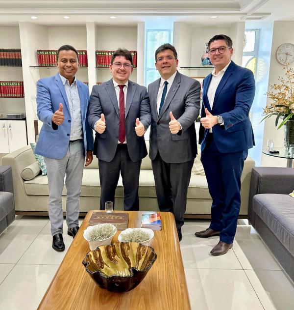 Dr. Francisco Costa participa de reunião com governador Rafael Fonteles e lideranças de Ipiranga do Piauí.(Imagem:Reprodução/Instagram)
