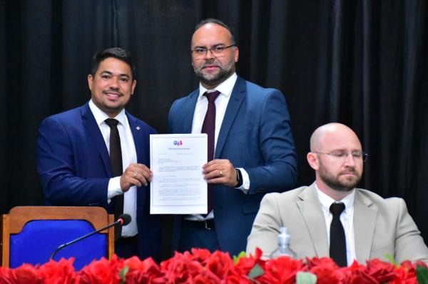 Câmara Municipal de Floriano homenageia advogados em sessão solene.(Imagem:CMF)