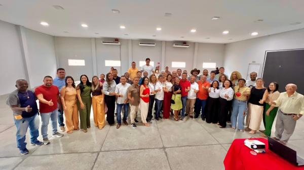 Dr. Francisco Costa re&uacute;ne vereadores e suplentes para apresentar balan&ccedil;o de a&ccedil;&otilde;es do mandato em Floriano e regi&atilde;o(Imagem:Reprodu&ccedil;&atilde;o/Instagram)